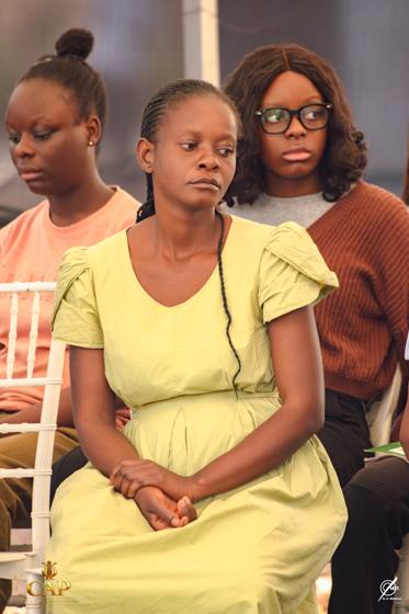 Jeune participante attentive, CAP 2026
